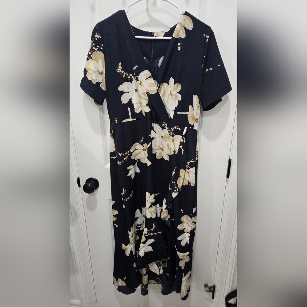Floral Dress. Tappered ruffle front. SHEIN. Navy Blue. Size L. Runs a bit small.